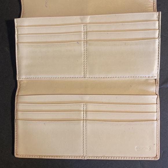 Coach beige, trifold wallet. - Picture 14 of 16